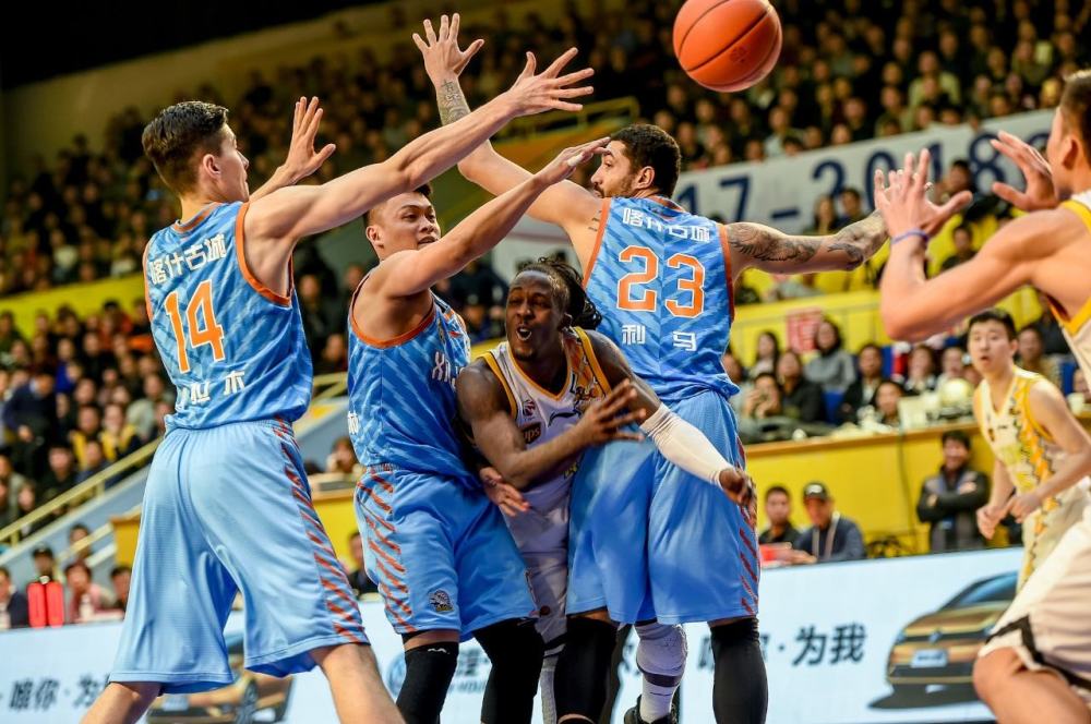 天行体育官网-甘冈队士气高涨，连胜带来信心暴增