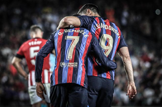 包含巴塞罗那队长向球迷保证将在下一场比赛取胜的词条