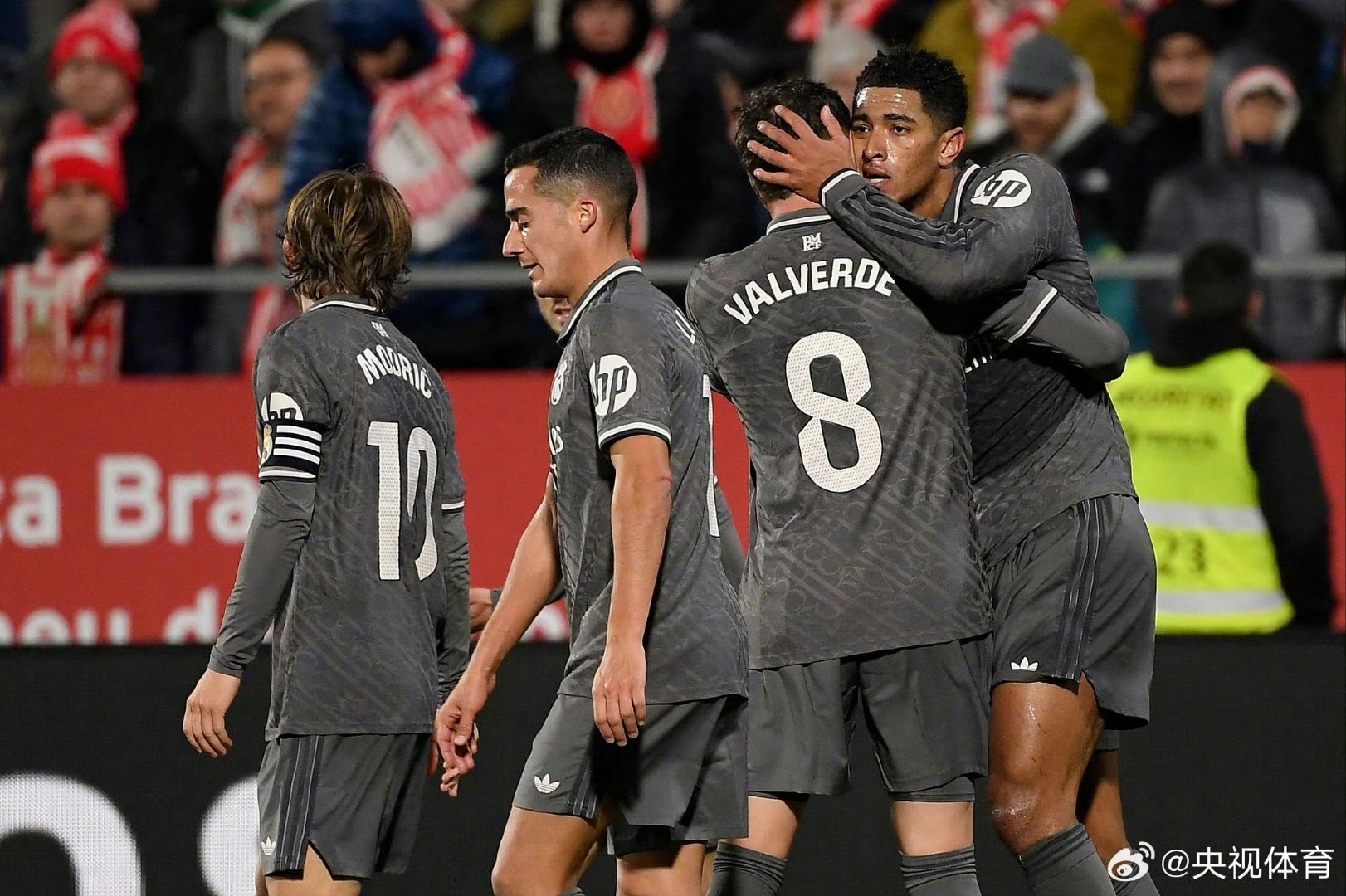 皇家马德里中场发挥出色,帮助球队晋级(皇家马德里出场阵容) 皇家马德里中场发挥出色,帮助球队晋级(皇家马德里出场阵容)